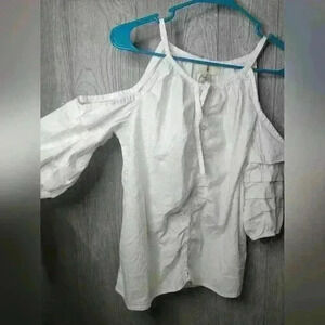 Iky& Me cold shoulder blouse. Size small. White. Cotton/Spandex blend.